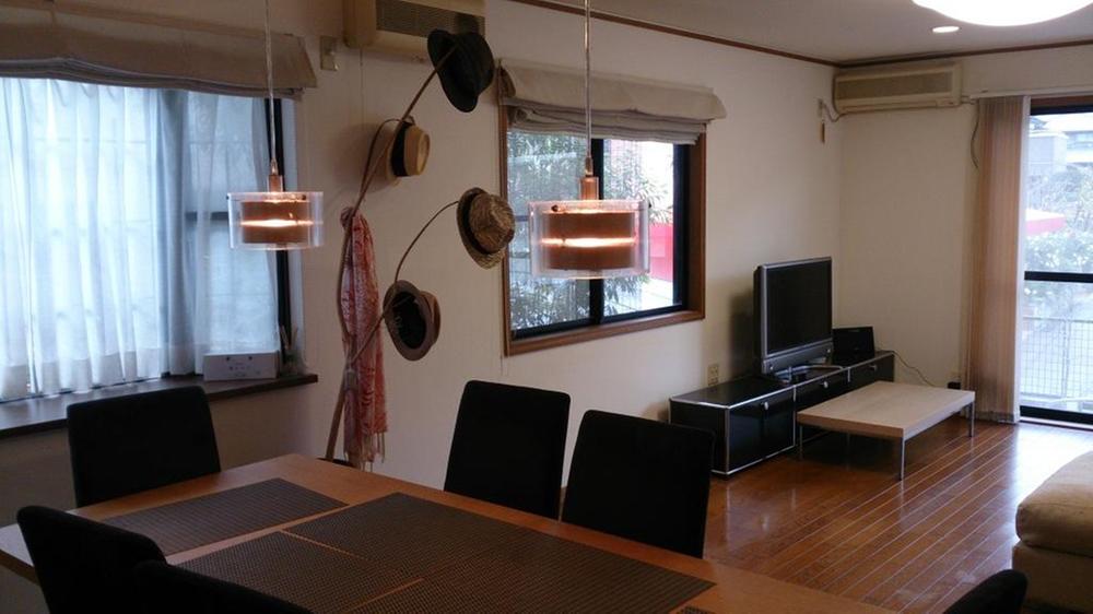 Living. Indoor (12 May 2013) Shooting