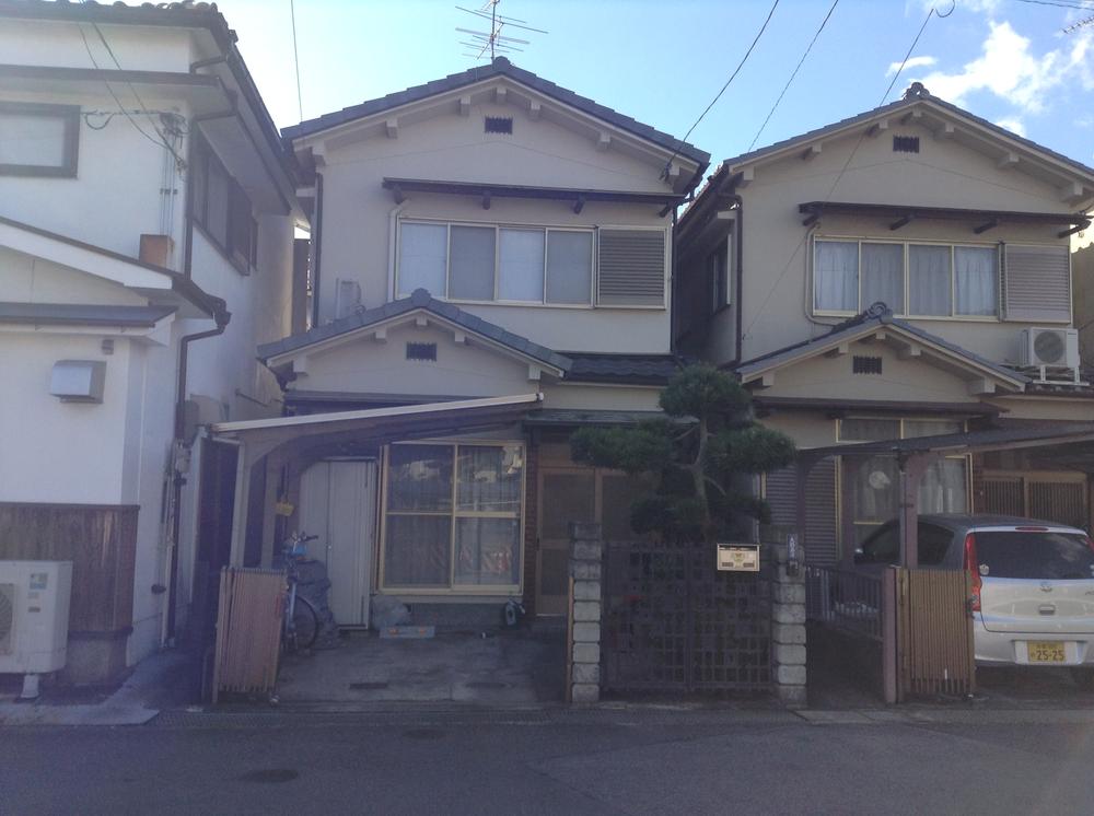 Local photos, including front road. Local shooting