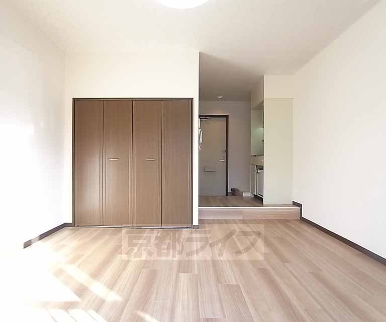 Living and room. Easy to use in the square Western-style 8 pledge