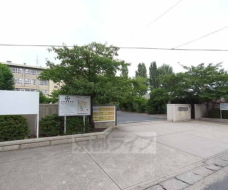Junior high school. 培良 630m until junior high school (junior high school)