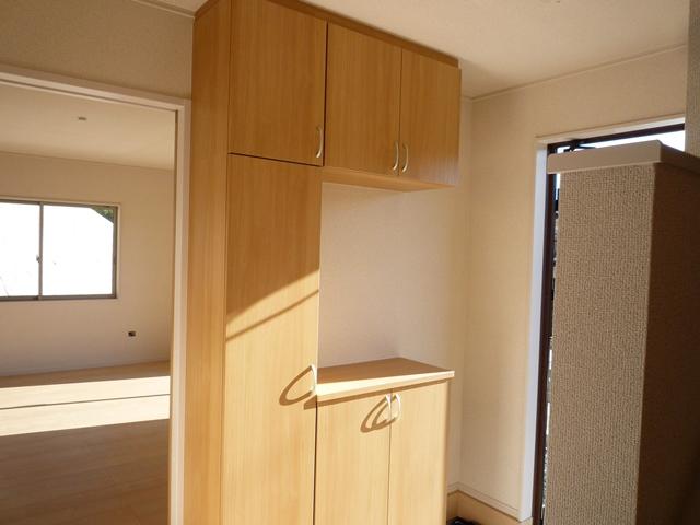 Same specifications photos (Other introspection). Same specifications photos (entrance)