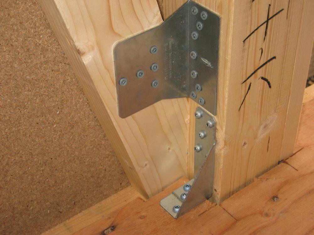 Construction ・ Construction method ・ specification. Hardware and is, It combines the junction of the building material, It is the parts that are attached in order to reinforce.