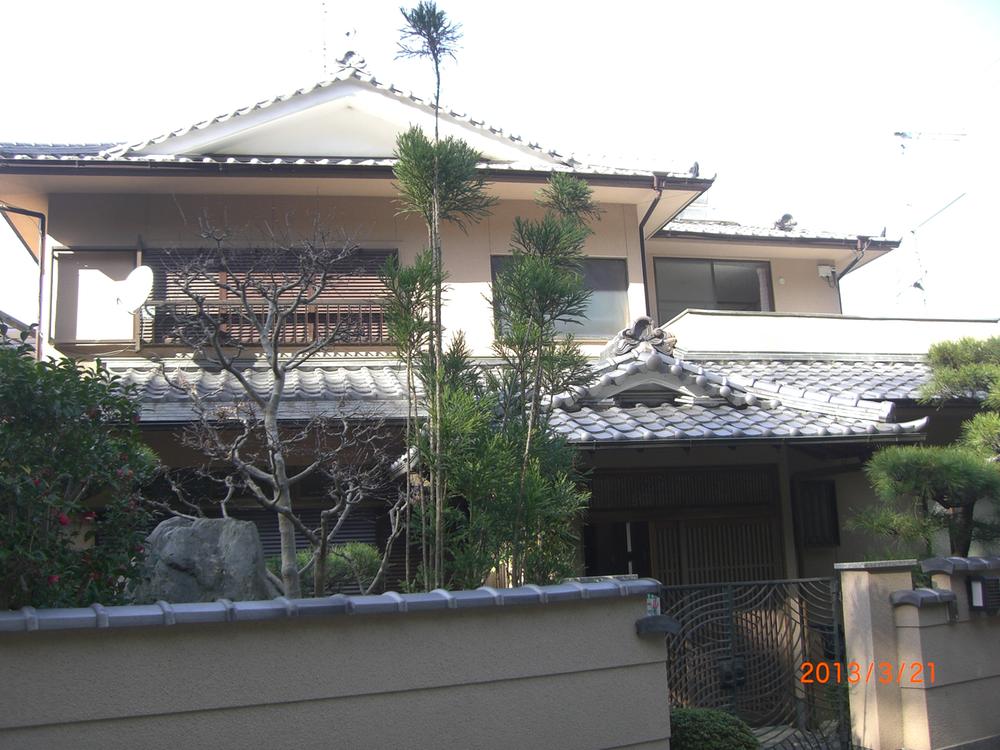 Local appearance photo