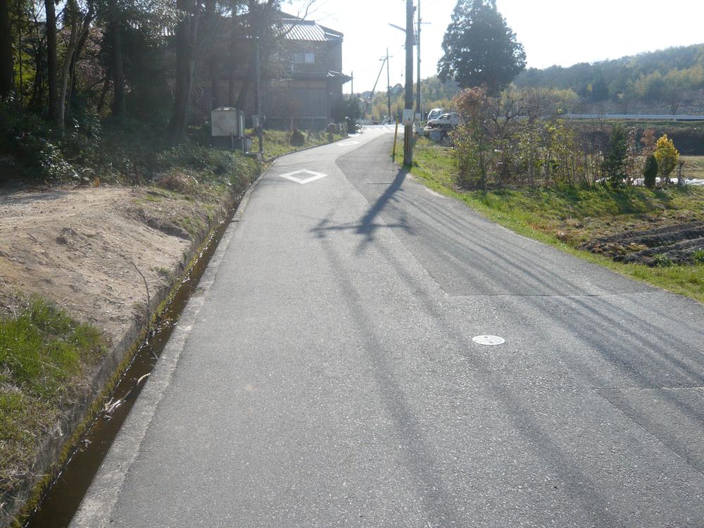 Local photos, including front road. Local (June 2013) Shooting