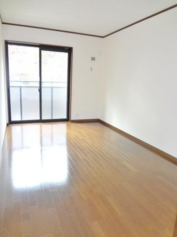 Non-living room. Second floor 7.5 Pledge Western-style