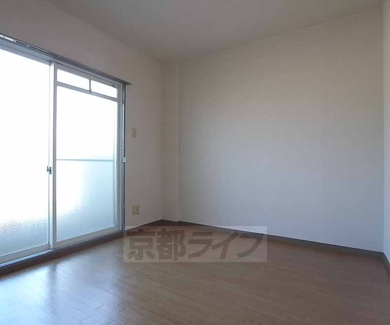 Living and room. Room and refreshing.