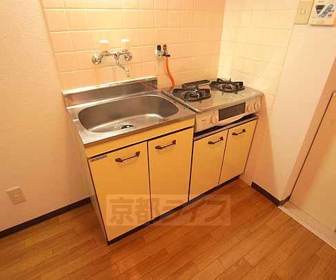 Kitchen. Easy-to-use kitchen.