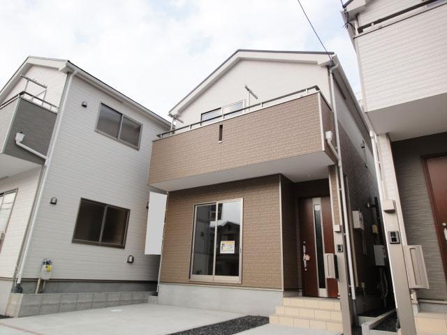 Local appearance photo. In harmony with the surrounding cityscape, Is a sophisticated appearance does not come in tired. 