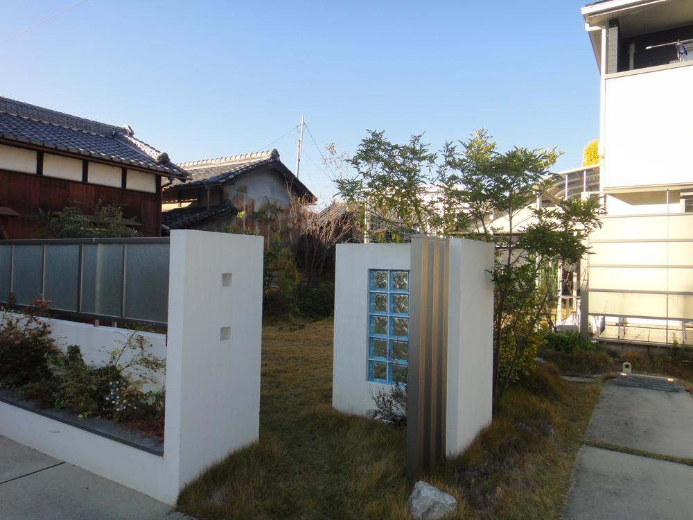 Local appearance photo. 121 square meters of the site clear, Parking more than two and a garden space