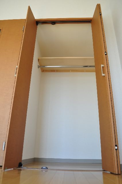 Other room space. closet