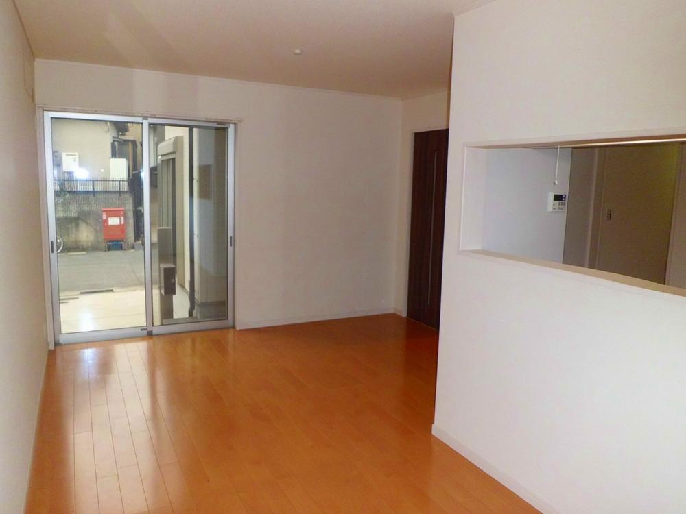 Living. 2013 December shooting