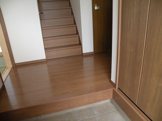 Other introspection. Tiled refreshing entrance of