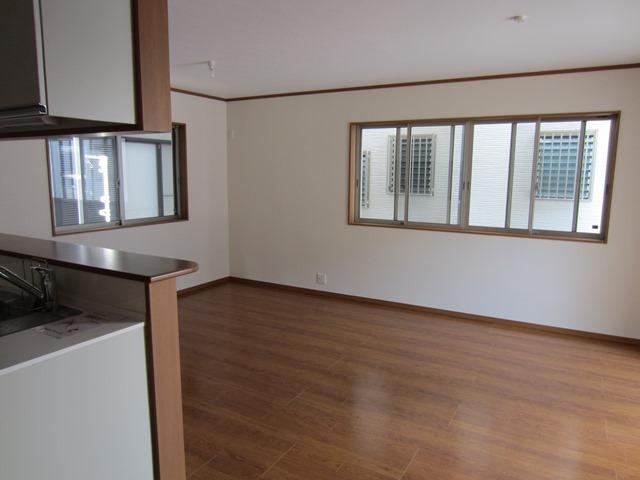 Same specifications photos (living). Same specifications photos (living) LDK popular face-to-face kitchen