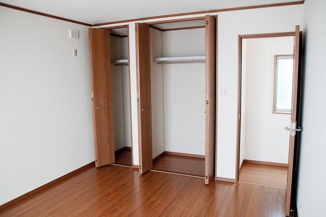 Same specifications photos (Other introspection). Same specifications photos (Western-style)