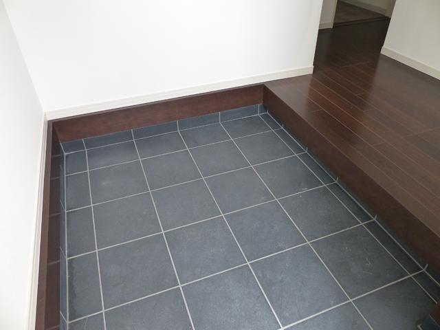 Same specifications photos (Other introspection). Entrance there is a feeling of opening! ! 