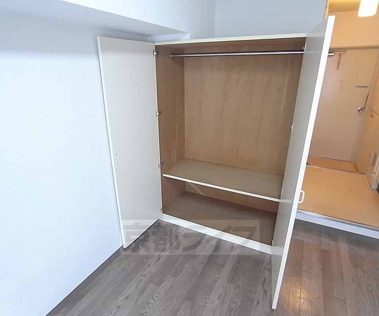 Receipt. Convenient large storage.