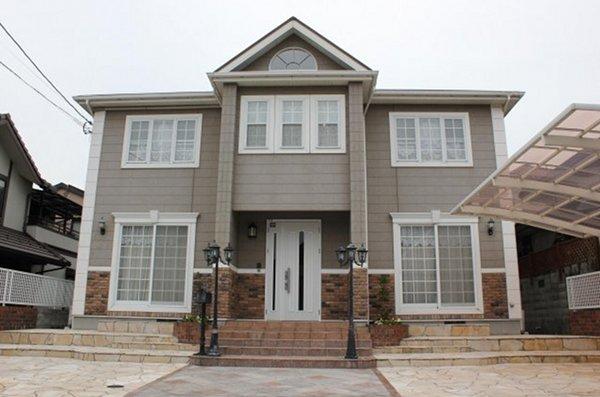 Local appearance photo. Local shooting