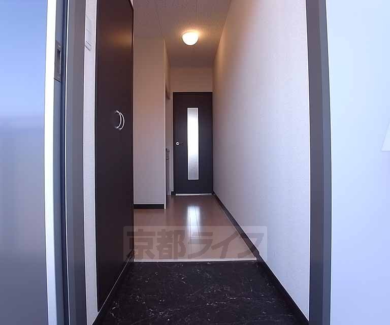 Other room space. Corridor with no feeling of pressure.