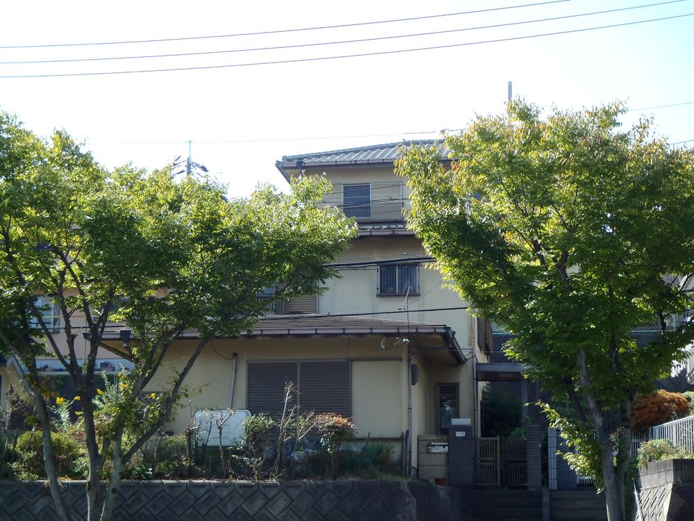 Local appearance photo. Local (10 May 2013) Shooting