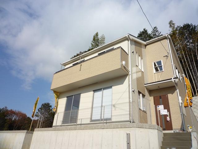 Local appearance photo. Facing south No. 5 place cityscape image stylish appearance of all 20 compartments!