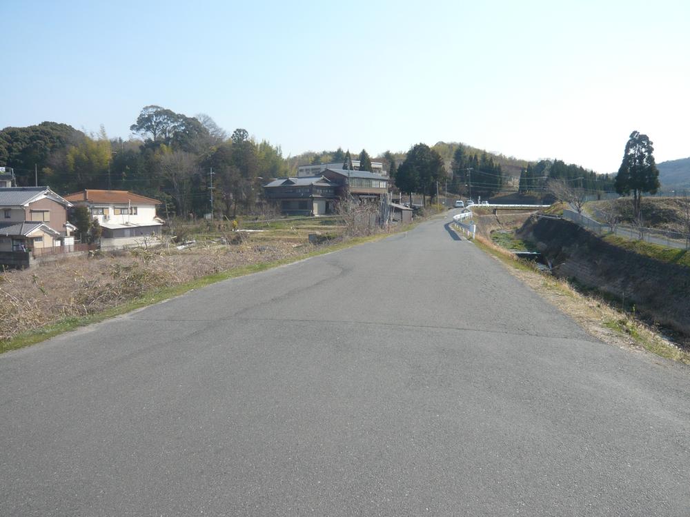 Local photos, including front road. Local (August 2013) Shooting