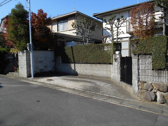 Parking lot. Local (11 May 2013) Shooting