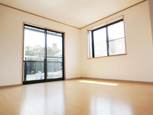 Other local. Beautiful scenery from the window, Private room bathed in bright light. Local (September 2013) Shooting