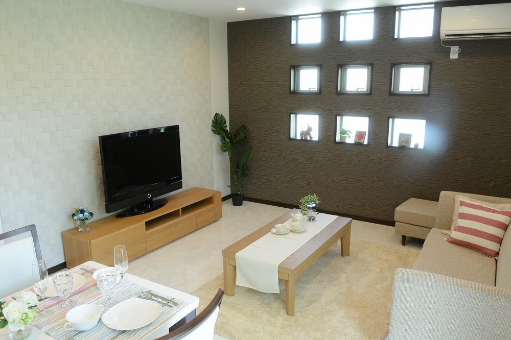 Same specifications photos (living). Example of construction