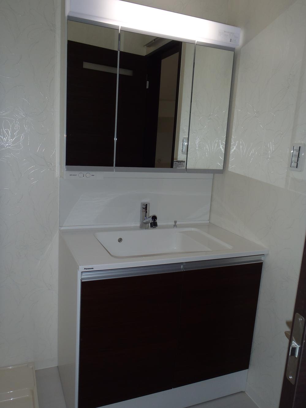 Wash basin, toilet. Room (same specifications) Shooting