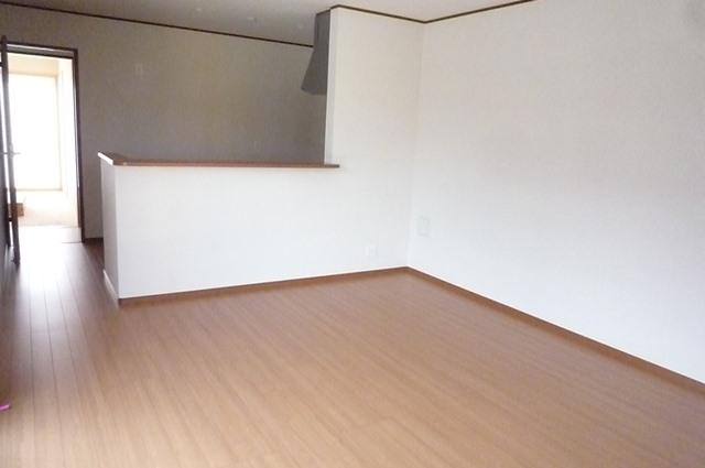 Living. Wax unnecessary ・ Scratch resistant flooring!