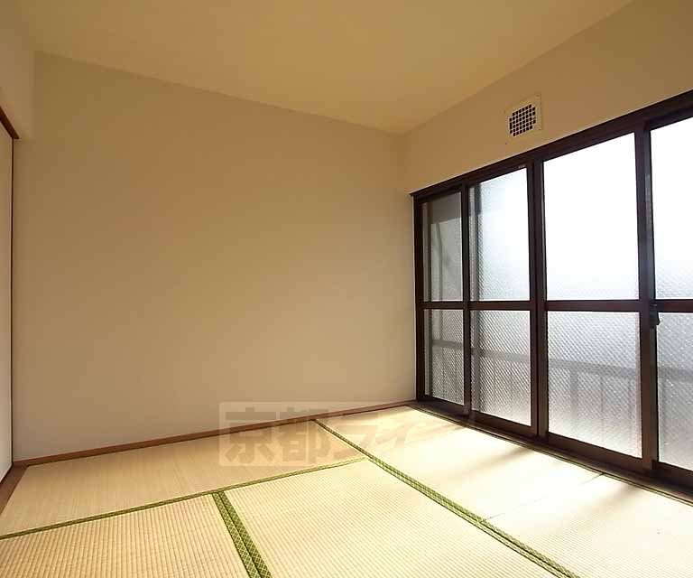 Living and room. Rooms with daylighting.