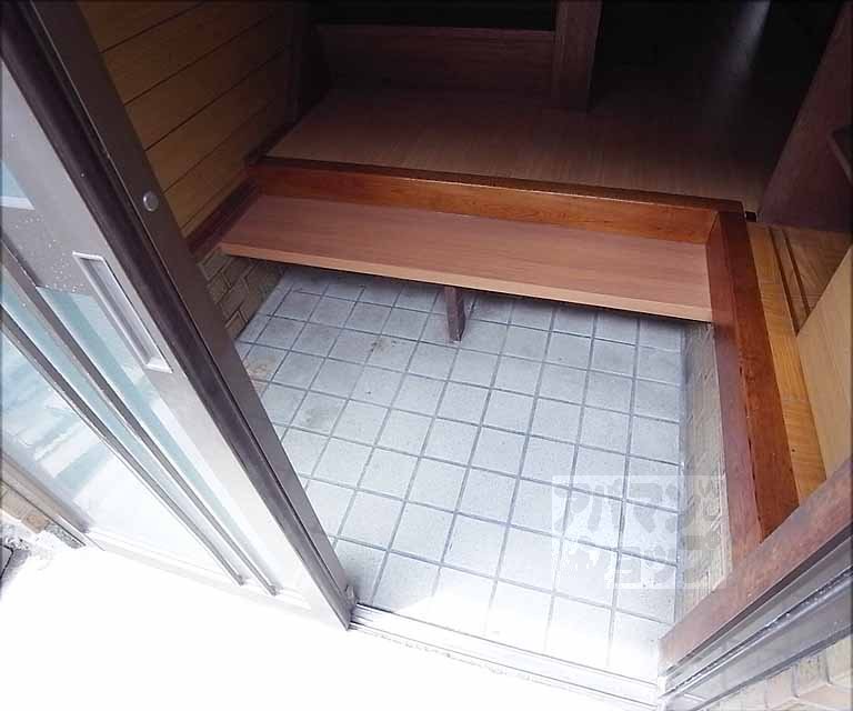 Entrance. It is entrance.