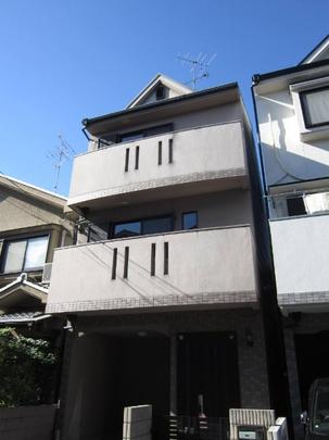 Local appearance photo. Building appearance (1)