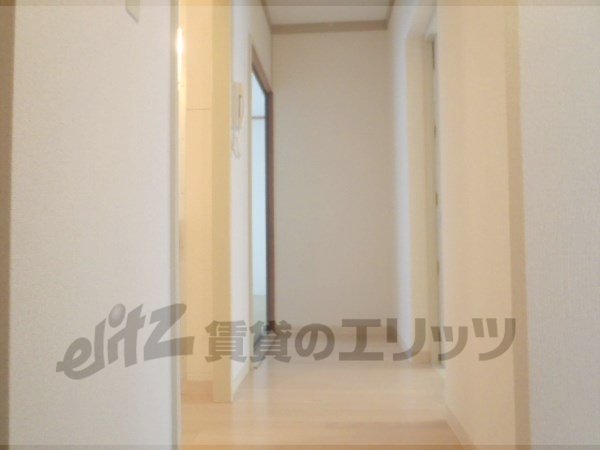 Other room space. Corridor