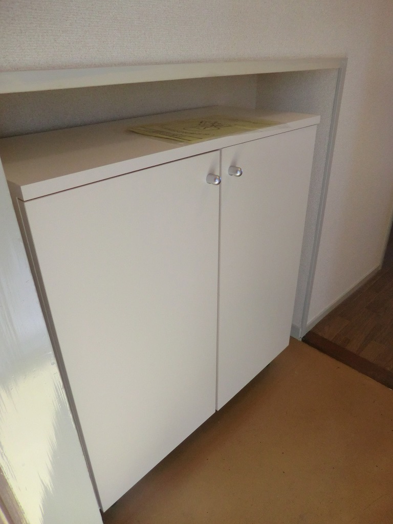 Other common areas. Shoes BOX