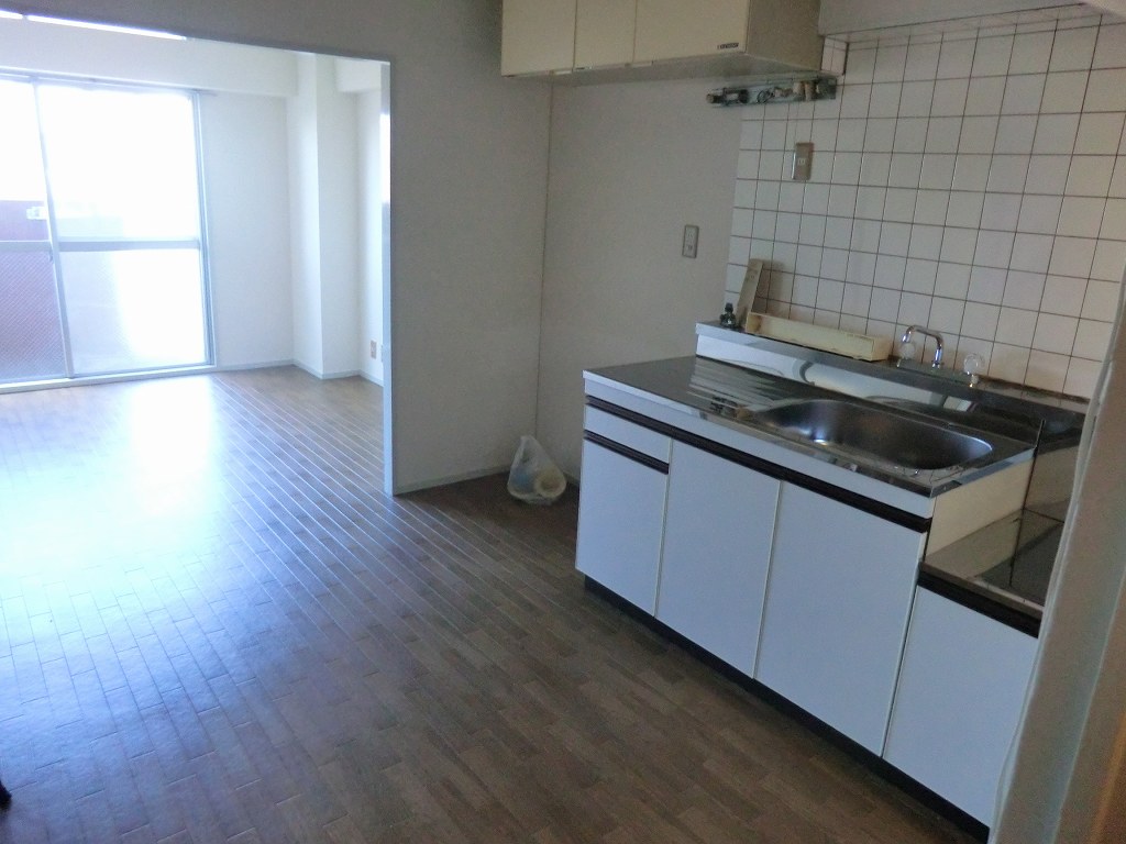 Living and room. Easy-to-use form of living