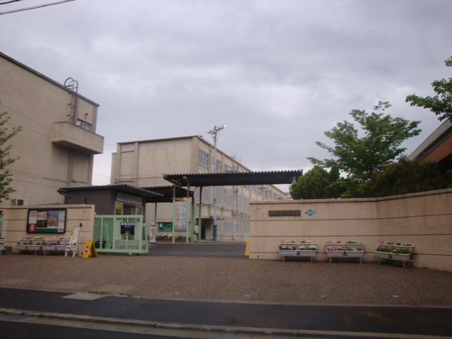 Primary school. 711m to Kyoto Municipal Sunagawa elementary school (elementary school)