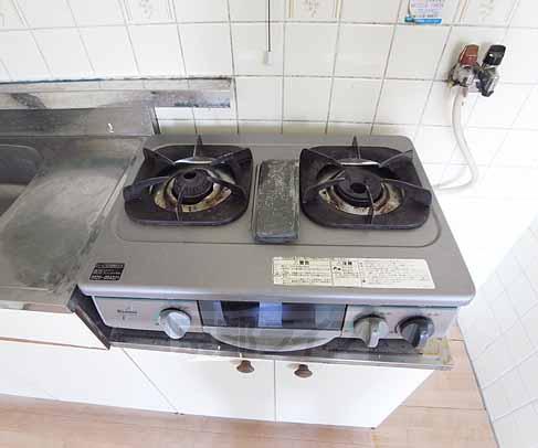 Kitchen. 2-neck is with a stove ・