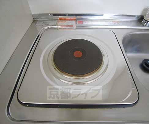 Kitchen. Electrification is a stove.