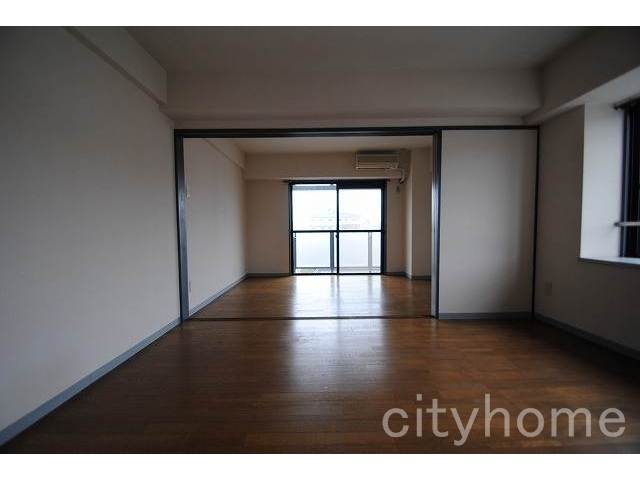 Living and room. Veranda