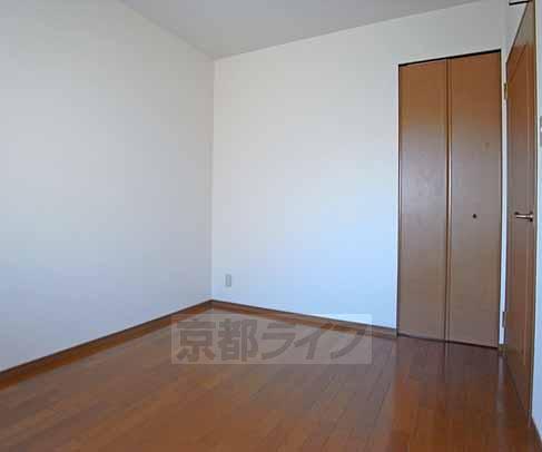 Living and room. The room was clean