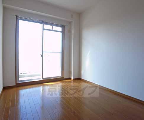 Living and room. A bright room