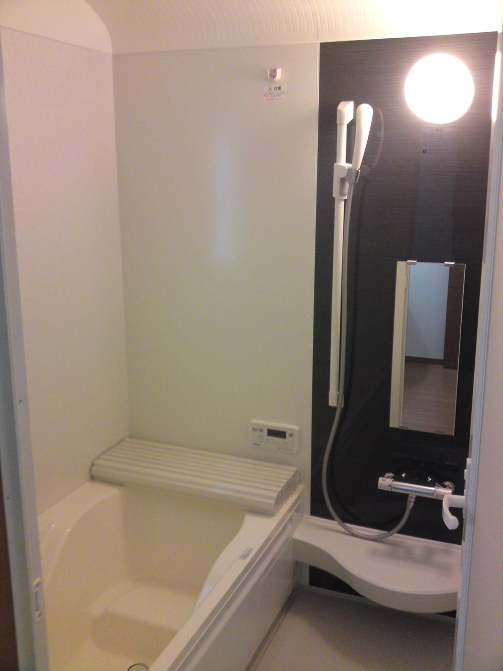 Same specifications photo (bathroom)