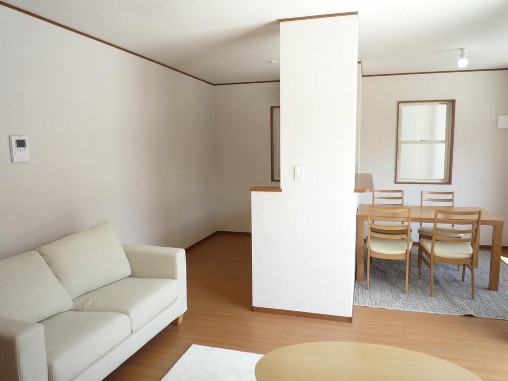 Same specifications photos (living). Same specifications photo living