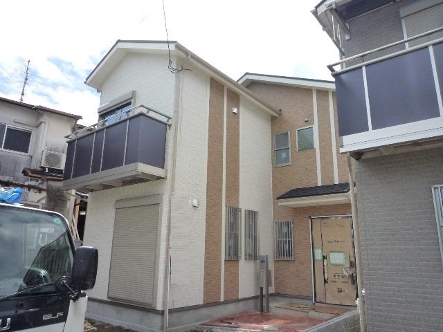 Local appearance photo. Streets were widely refreshing the entire road 6M! It is the sale of all 13 compartments