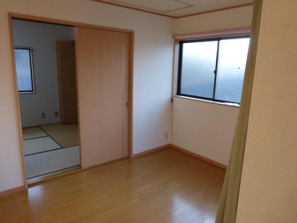 Non-living room. Local (October 3, 2013) Shooting