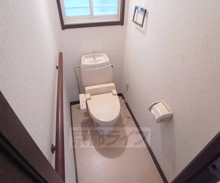 Toilet. With Washlet ・