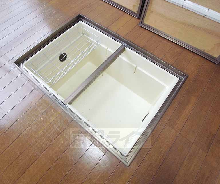 Receipt. There is also under-floor storage