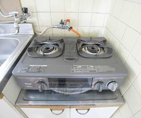 Kitchen. 2-neck is with a stove.