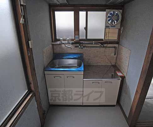 Kitchen. Two-burner stove installation Allowed!